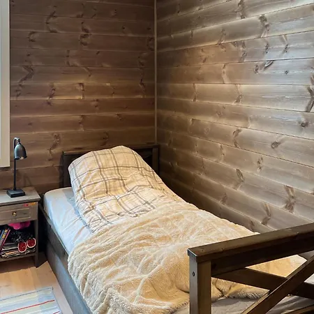 Semesterbostad Amazing In With Sauna Øyer